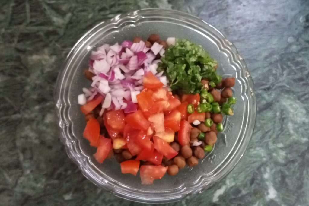 Kala chana chaat