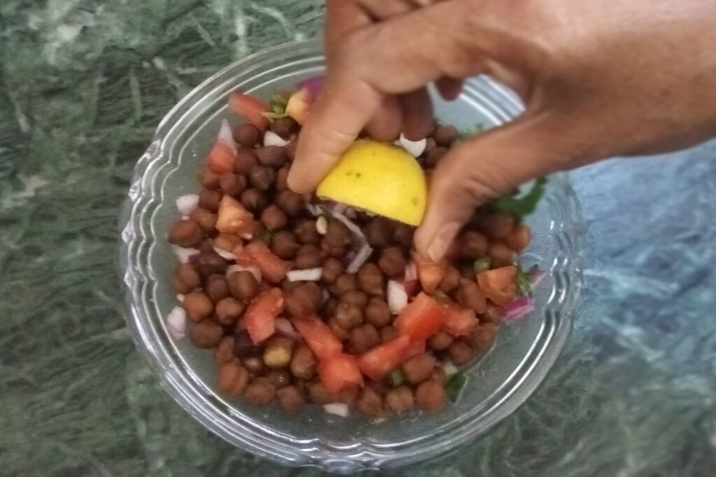 Kala chana chaat