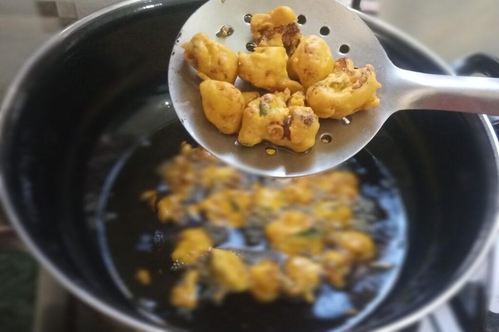 Cauliflower pakora