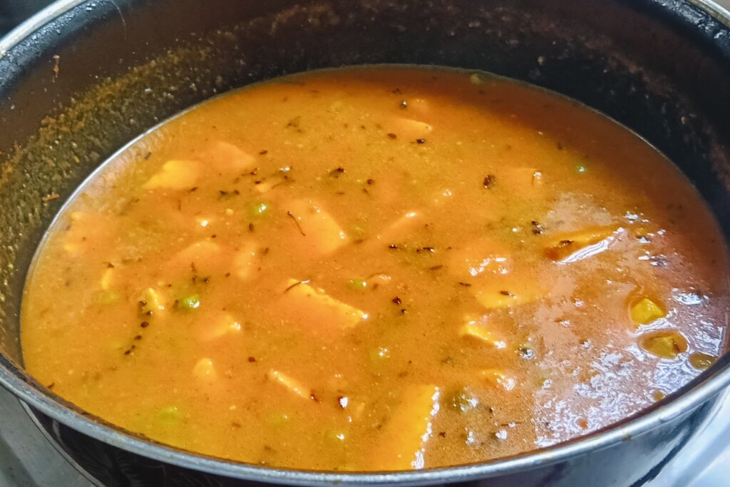 Homemade matar paneer