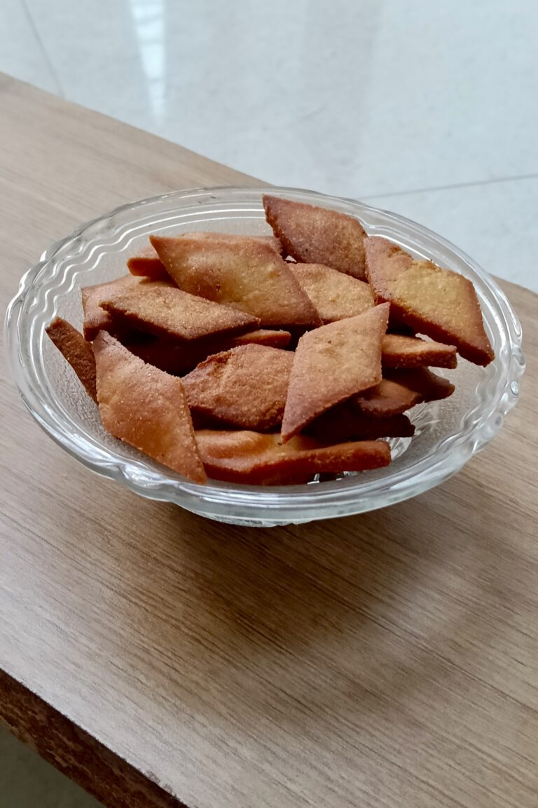 Shakarpara | Shankarpali Recipe