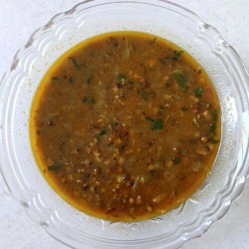 Creamy Punjabi sabut urad dal served in a bowl