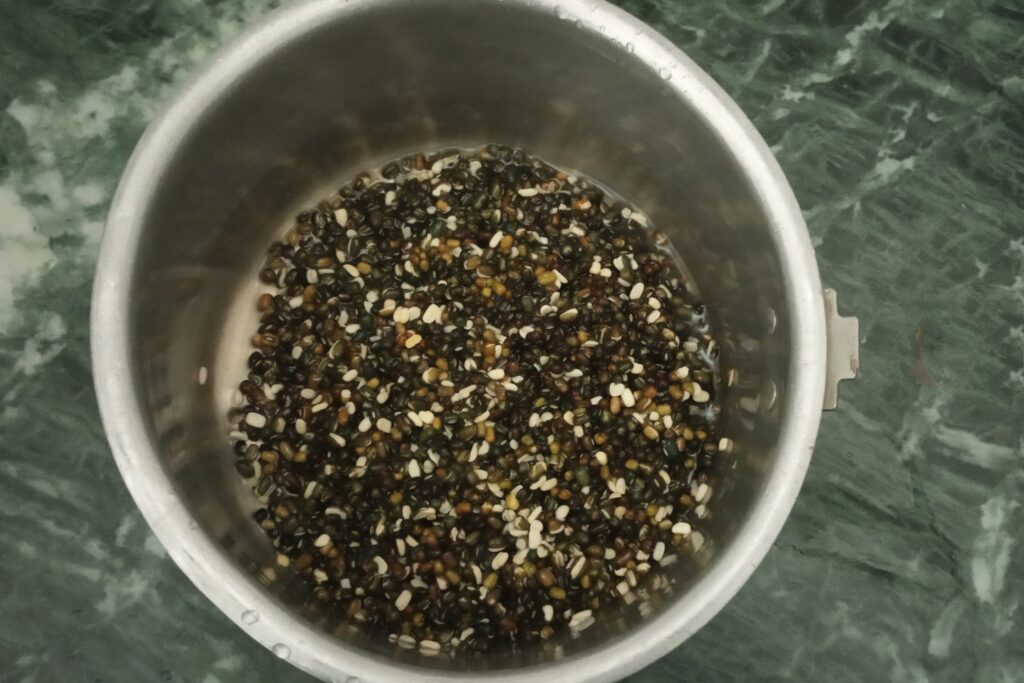 Soaked whole urad dal before soaking