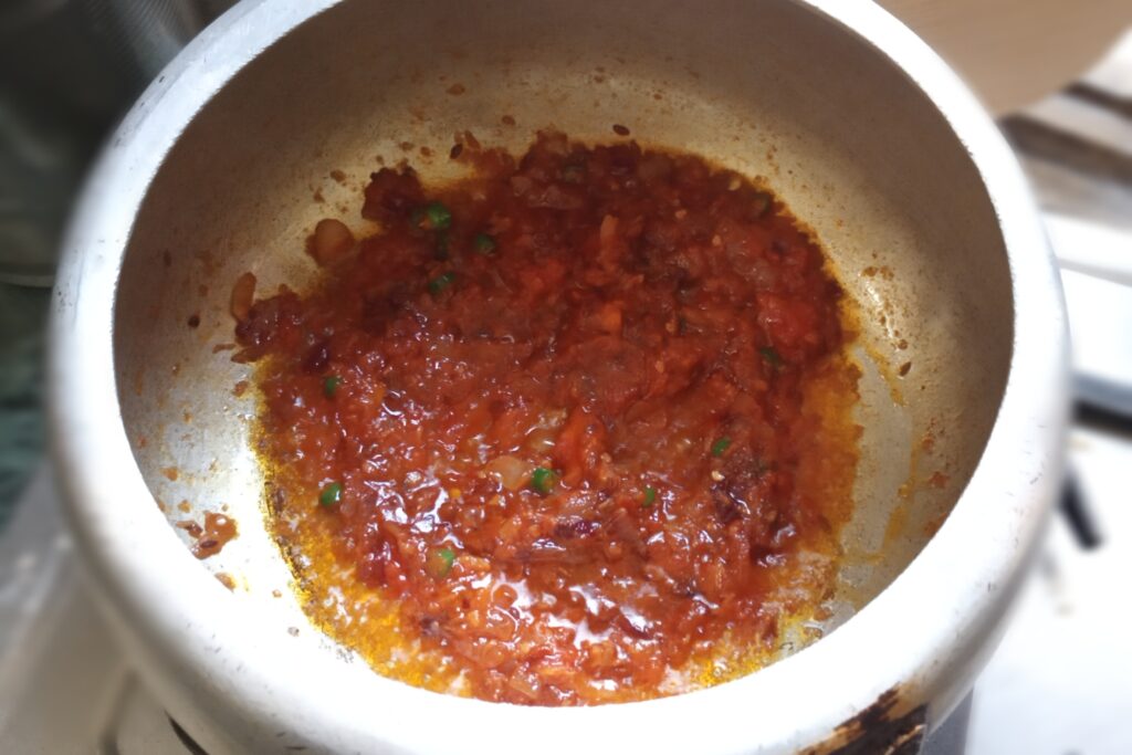 Sauting tomatoes for soft texture