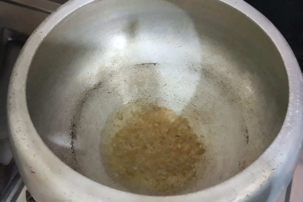 tempering cumin seeds with ghee