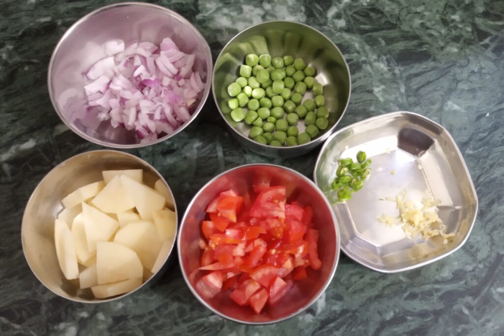 chopped vegetables for daliya