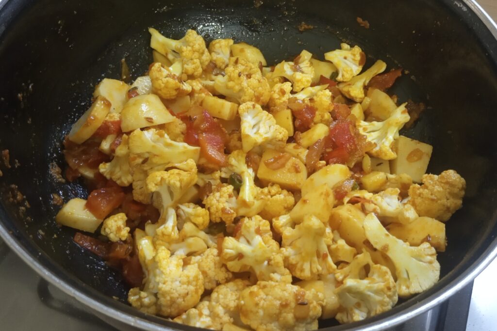 cooking aloo gobhi recipe