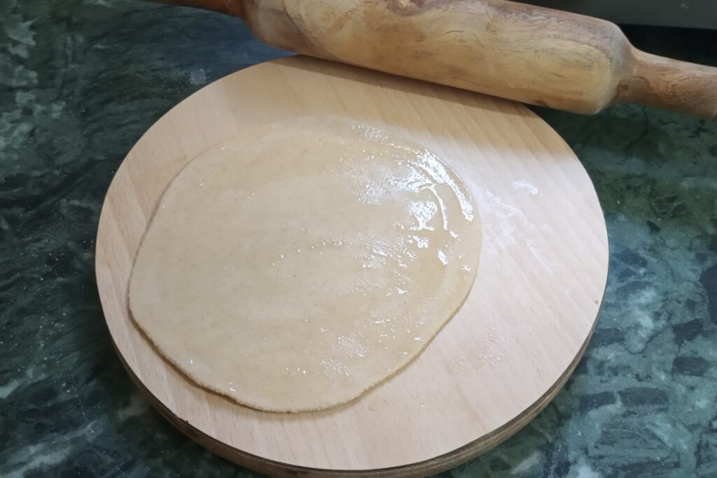 applying ghee over circle