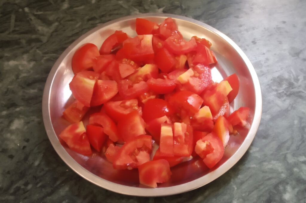 chopped tomatoes for tomato juice