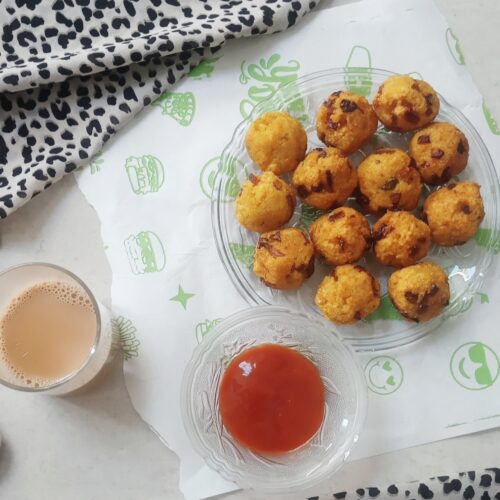 leftover rice pakora served with ketchup and tea