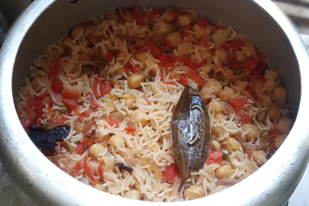 the chole pulao is completely cooked