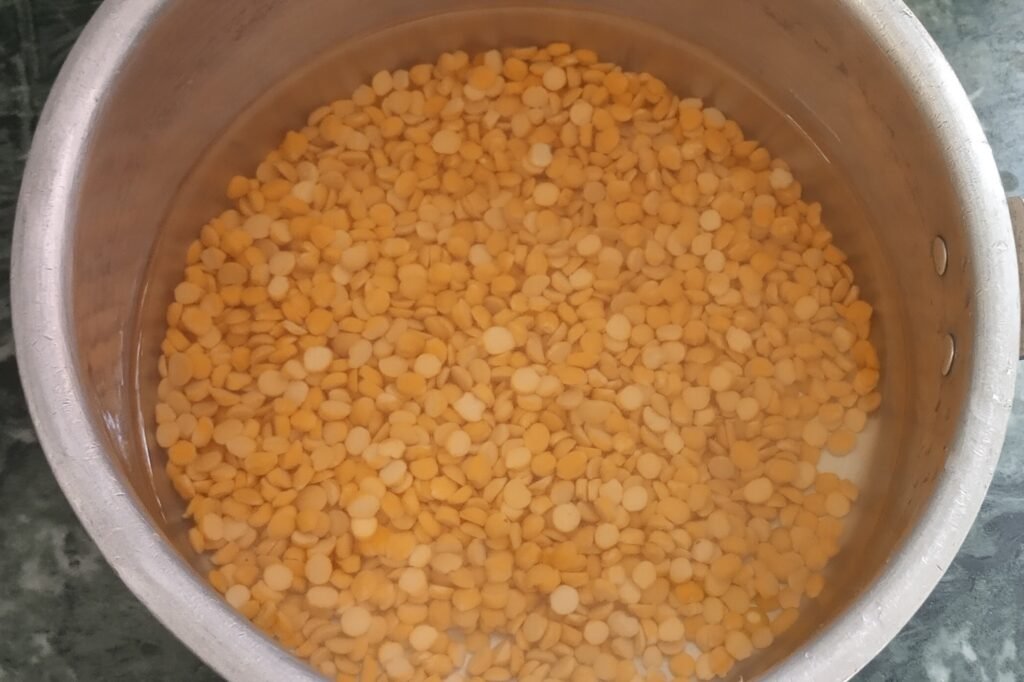 soaked chana dal in a bowl