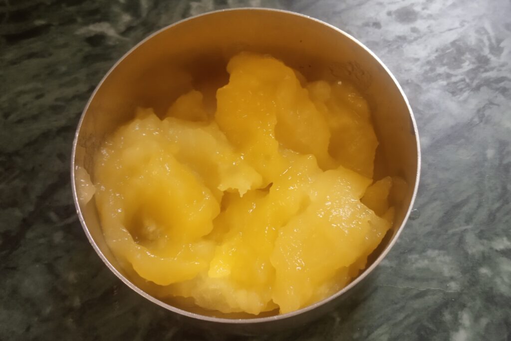 mango pulp in a bowl
