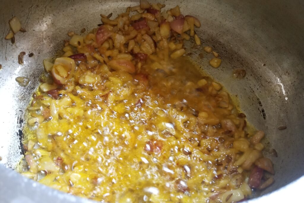 sauteing onion for getting golden