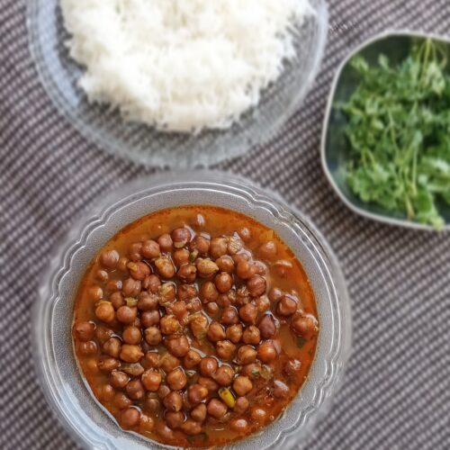 kala chana curry recipe served in a bowl