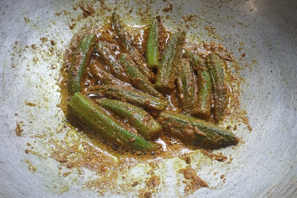 cooking stuffed okra on low heat