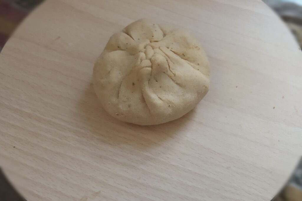 sealed edges of sattu filling
