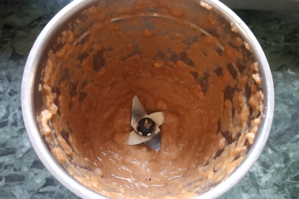 the kacche aam ki chutney in a jar