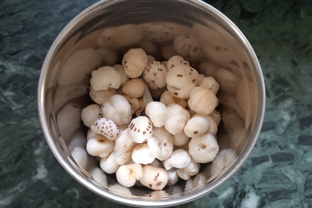 Adding fox nuts in the jar