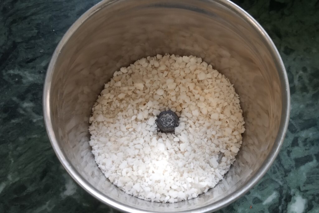 Making fox nuts mixture