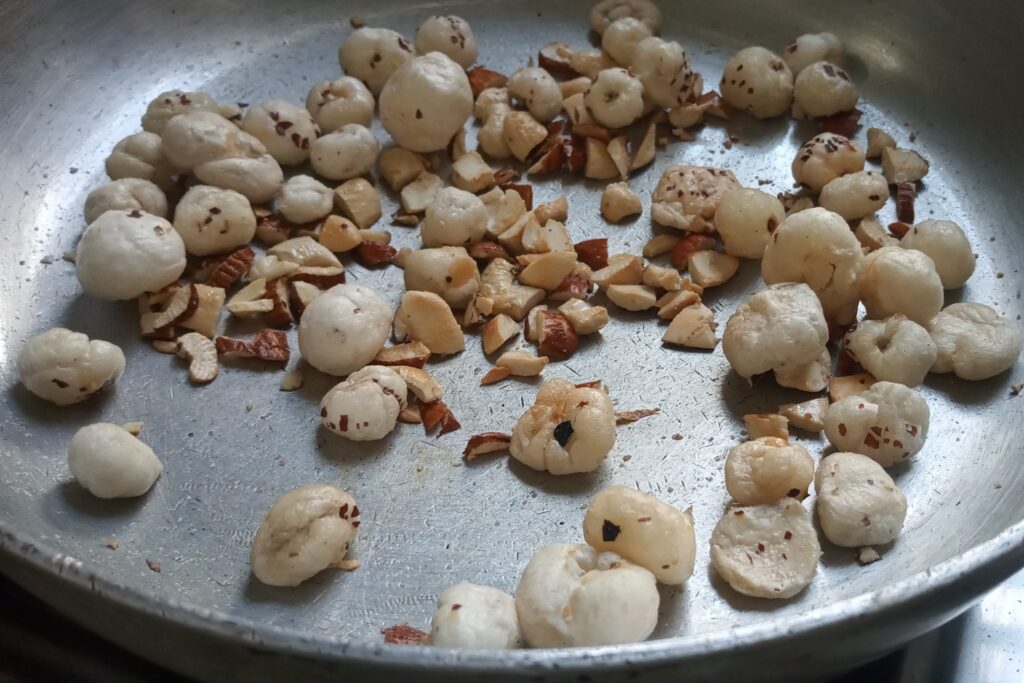Roasting nuts to golden color