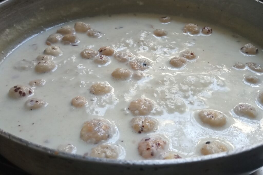 Cooking makhana kheer on low heat