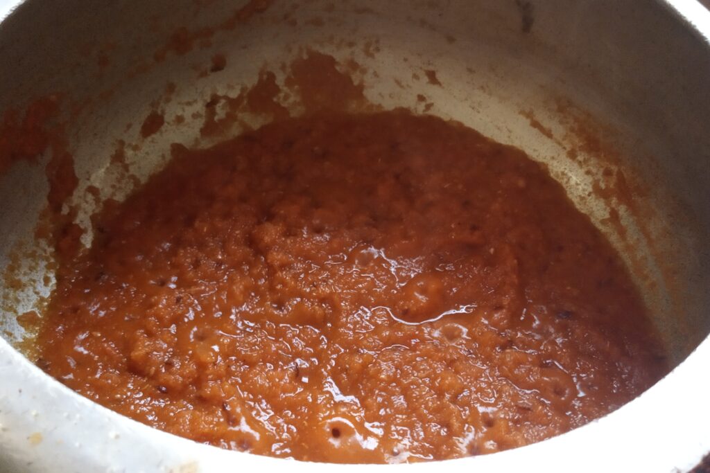 Cooking tomato masala