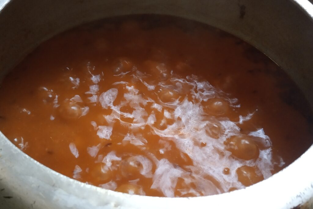 Simmering chickpea curry
