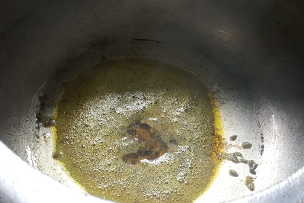 Tempering cumin seeds