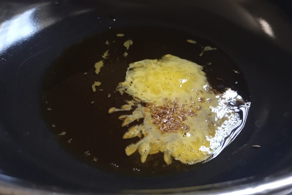 Tempering cumin seeeds