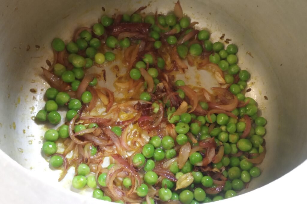 Sauteing green peas