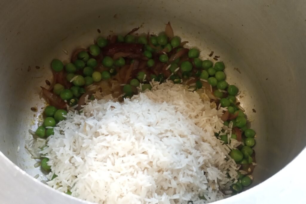 Adding soaked rice