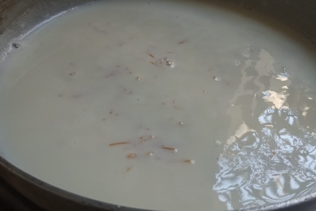 Cooking vermicelli kheer