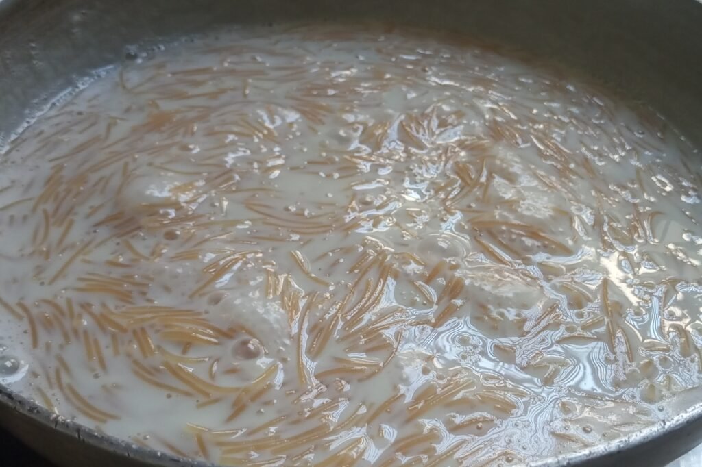 Simmering sweet vermicelli 