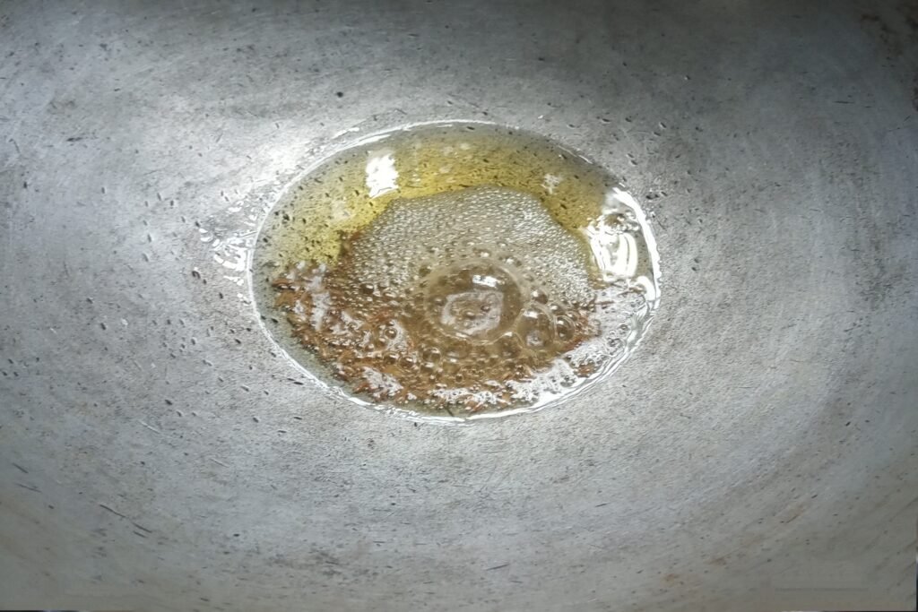 Tempering cumin seeds