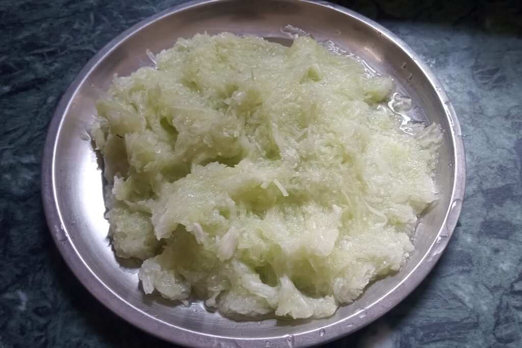 Grated bottle gourd