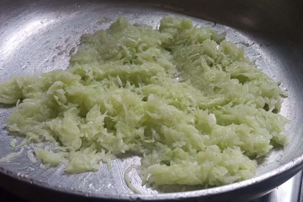 Cooking grated lauki