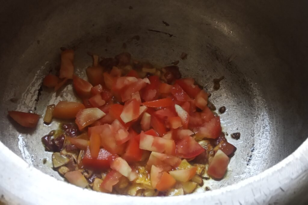 Adding tomtoes